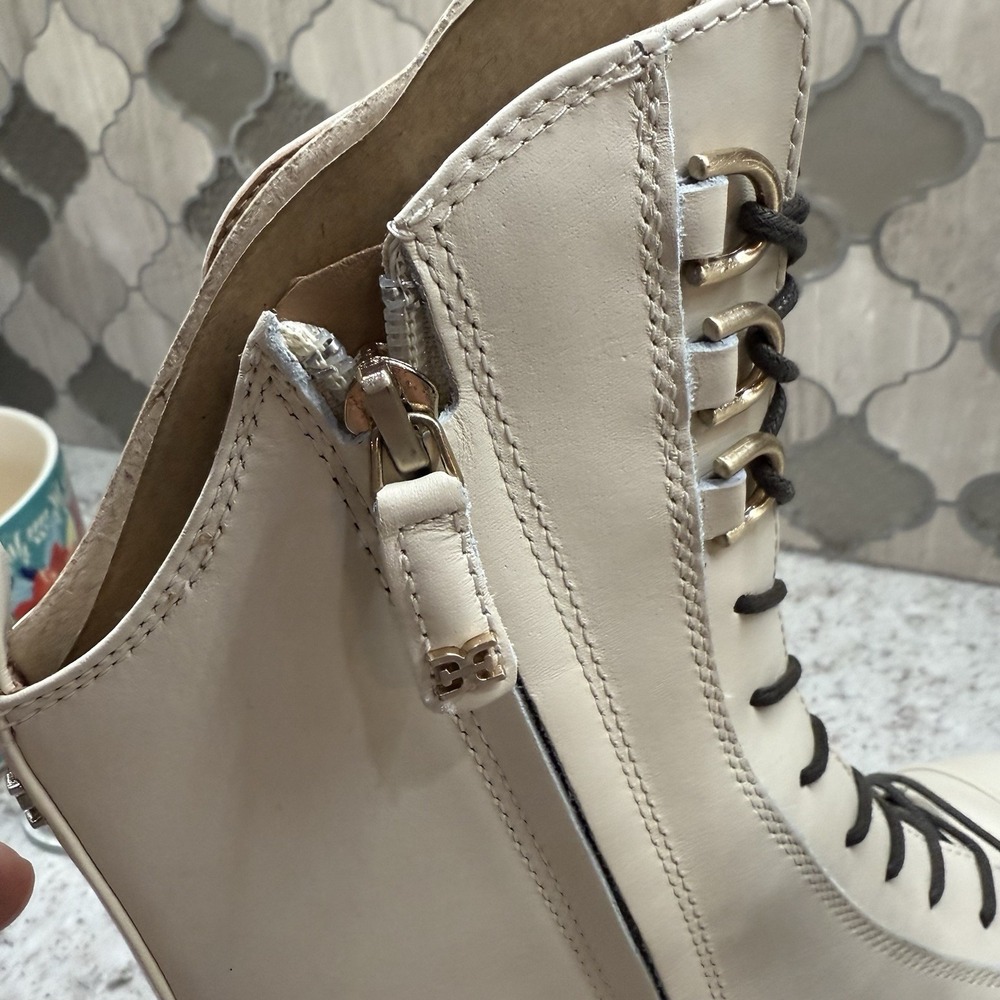 Sam Edelman Lenley Modern Ivory Leather Combat Boots Gold Chain New Cute Sz 8 - Picture 7 of 11